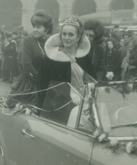 Sandra Destefanis, Bela Tessiòira 1969 sfila su un auto scoperta